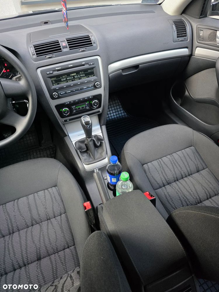 Skoda Octavia 1.6 Elegance - 35