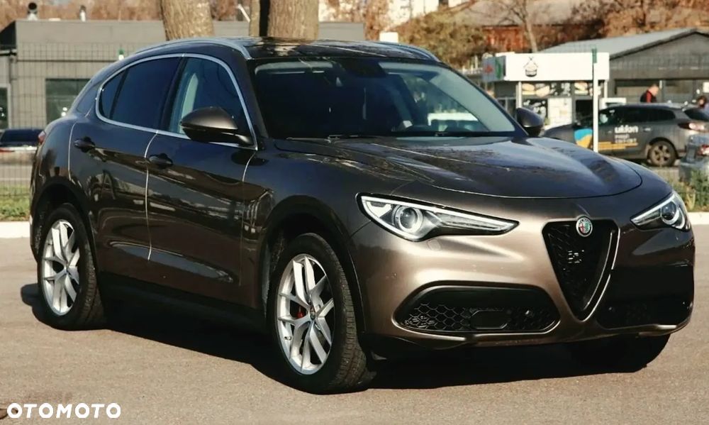 Alfa Romeo Stelvio - 2