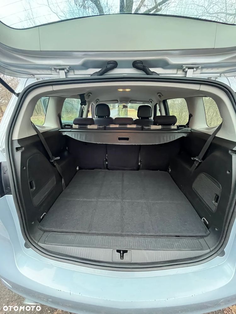 Opel Zafira - 11