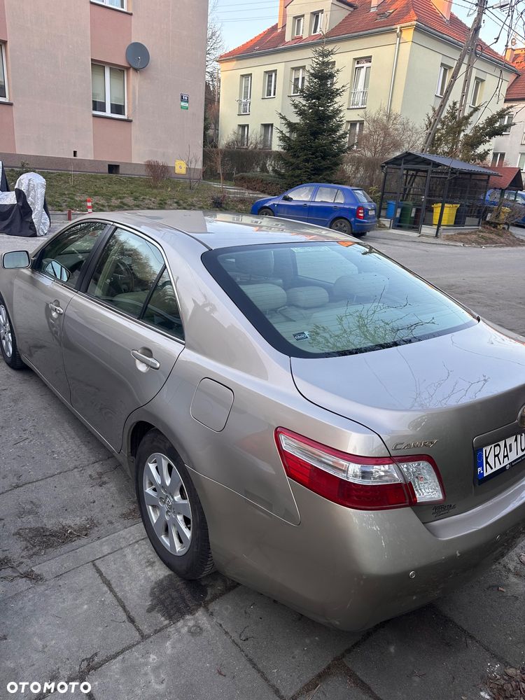 Toyota Camry - 6