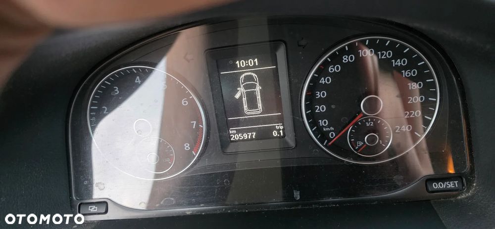 Volkswagen Touran 1.4 TSI DSG MATCH - 24