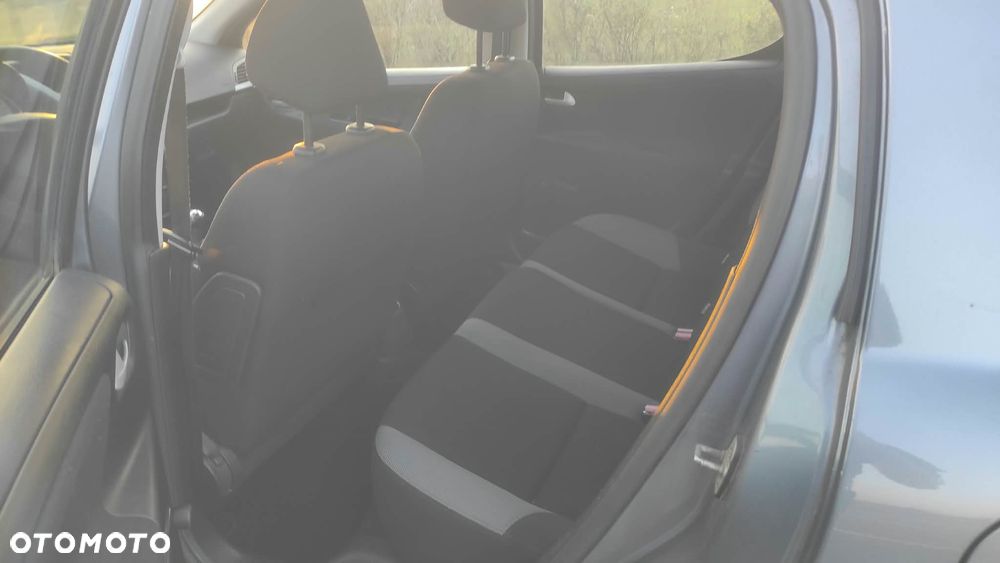 Peugeot 207 - 7