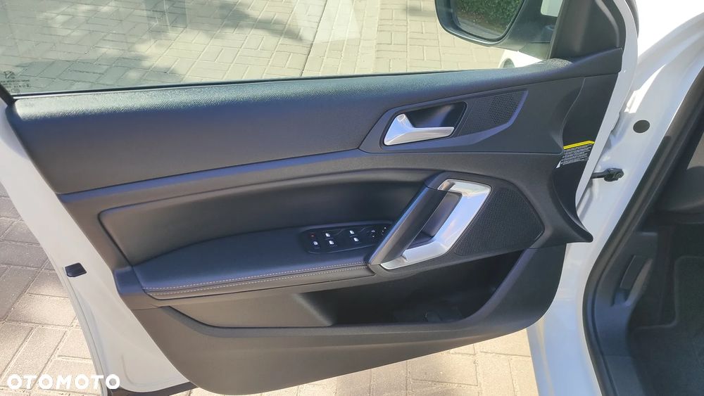 Peugeot 308 BlueHDi 120 EAT6 Stop & Start Allure - 22