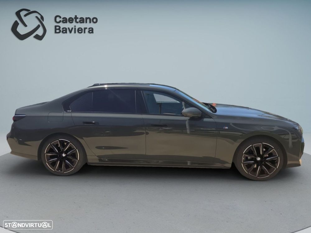 BMW i7 eDrive50 Pack Desportivo M - 9