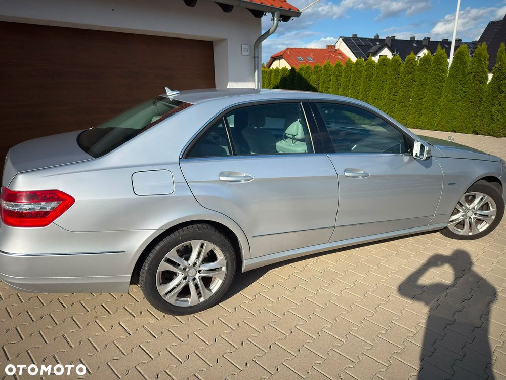 Mercedes-Benz Klasa E 250 CDI DPF BlueEFFICIENCY Avantgarde - 3