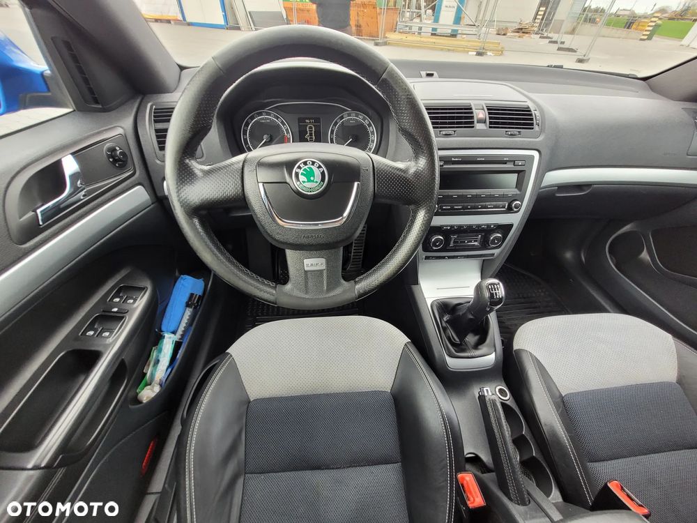 Skoda Octavia 2.0 TDI DPF RS - 7