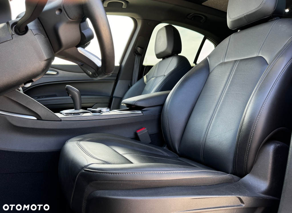 Alfa Romeo Stelvio 2.0 Turbo 16V AT8-Q4 Ti - 18