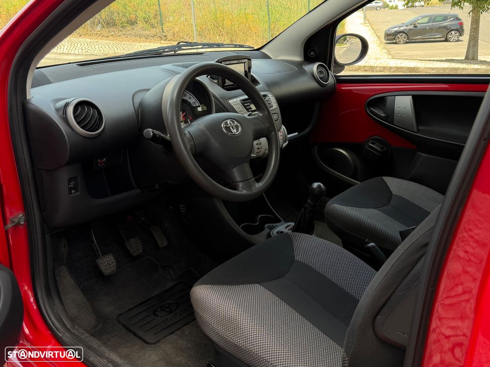 Toyota Aygo 1.0 Red Edition - 13