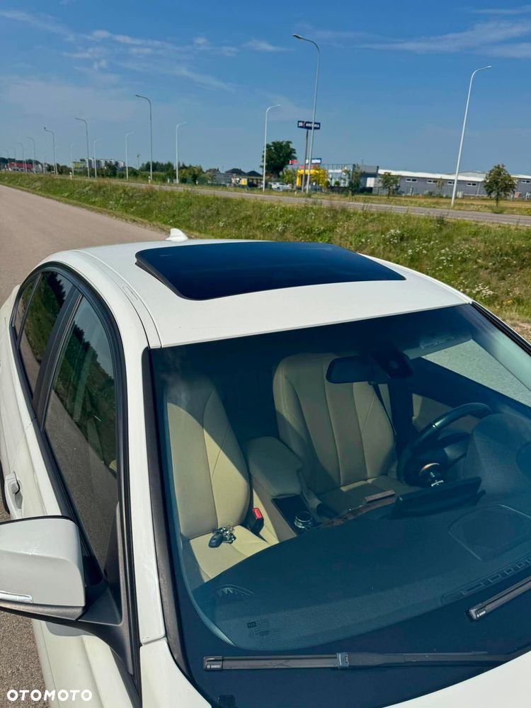 BMW Seria 3 320i xDrive - 4