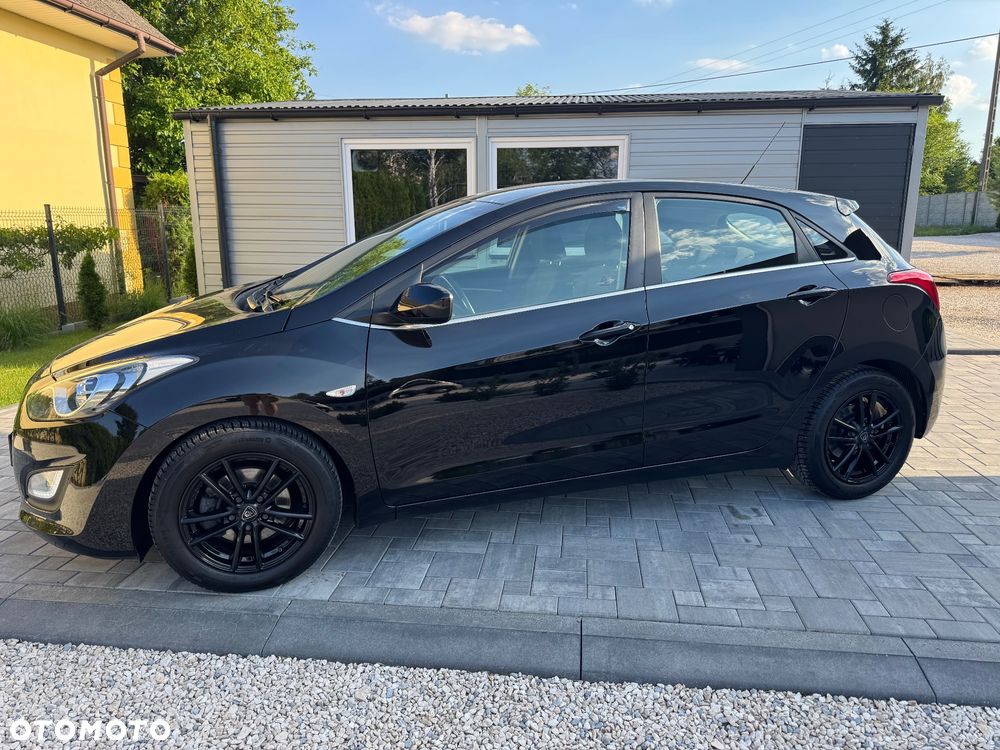 Hyundai i30 blue 1.4 Trend - 13