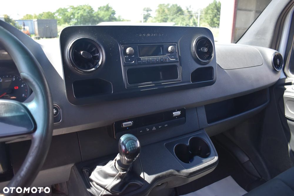 Mercedes-Benz Sprinter - 19