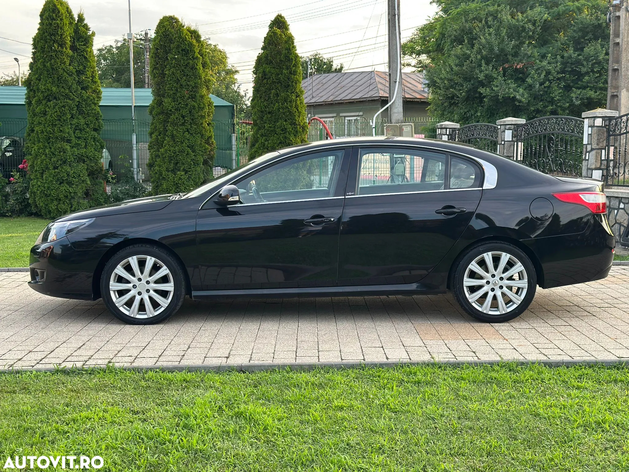 Renault Latitude 2.0 dCi Initiale Aut. - 25