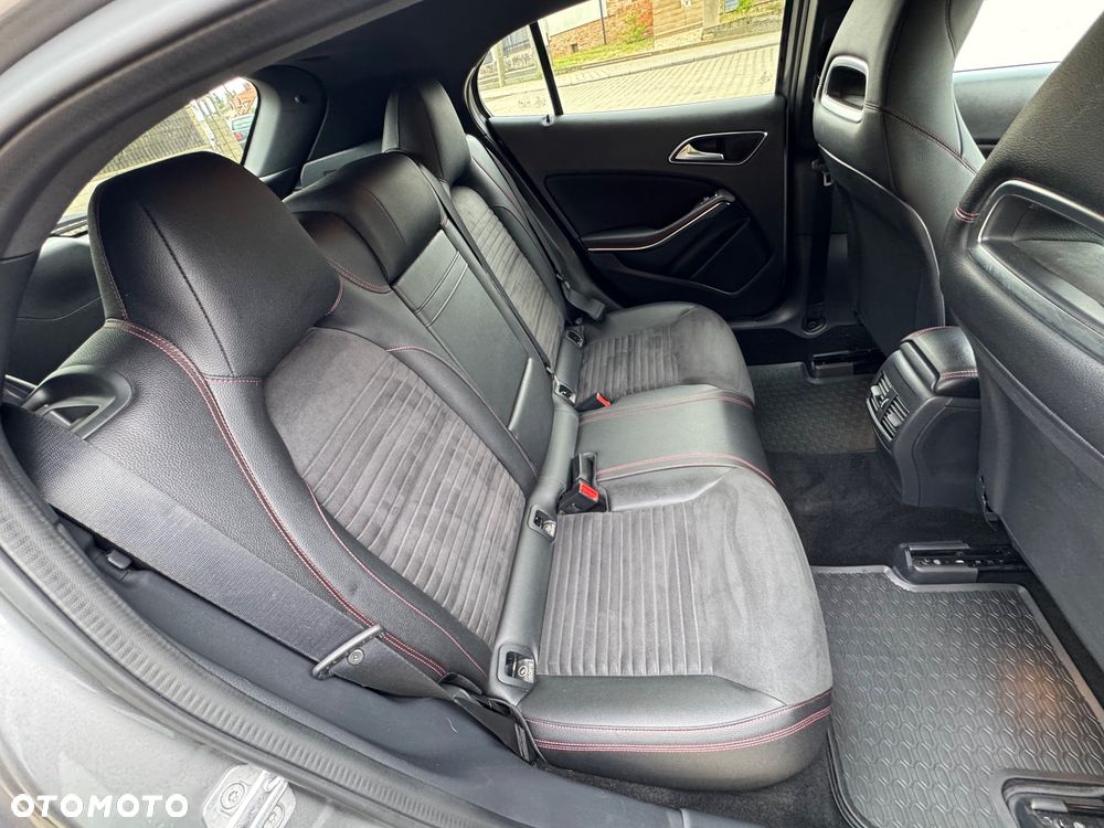 Mercedes-Benz GLA - 26