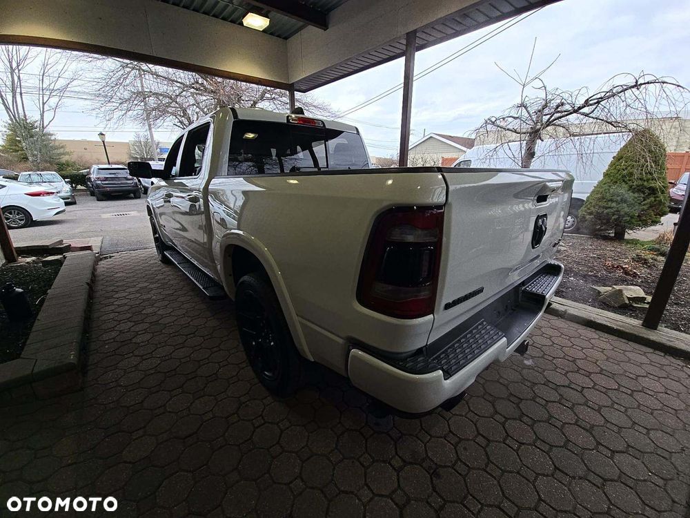 RAM 1500 5.7 eTorque Crew Cab Shortbed Laramie Black - 8