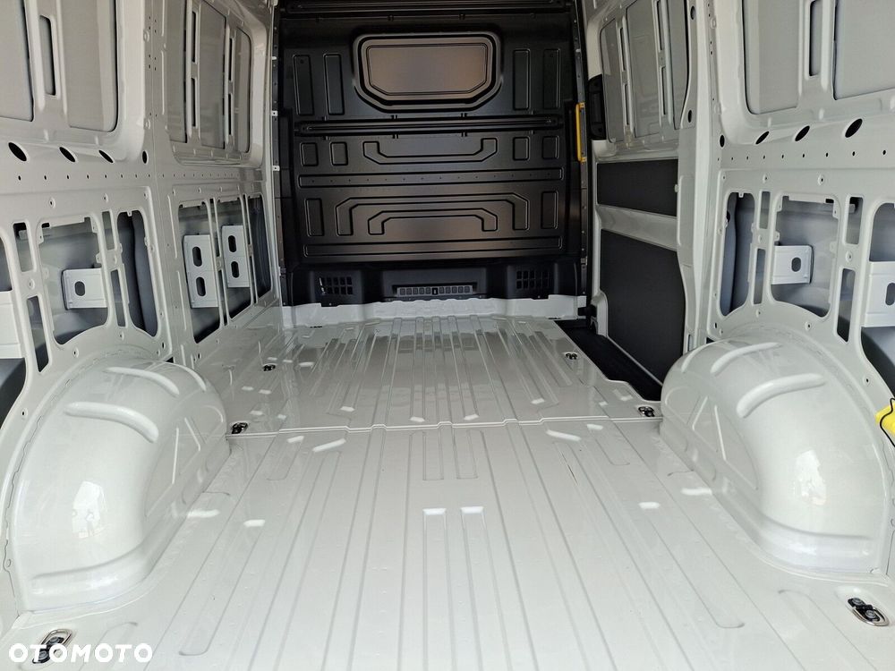 Volkswagen Crafter 35 furgon 140KM 3640 - 26