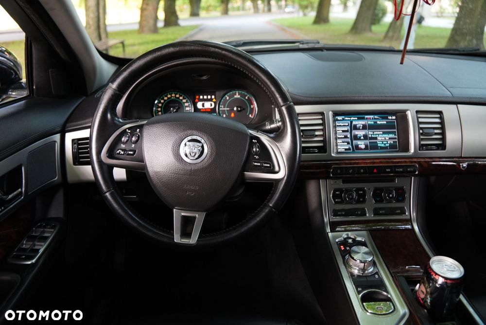 Jaguar XF 3.0 V6 D S Luxury - 10