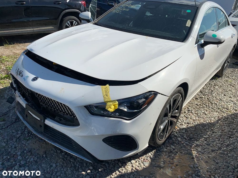 Mercedes-Benz CLA 250 4Matic 7G-DCT - 12