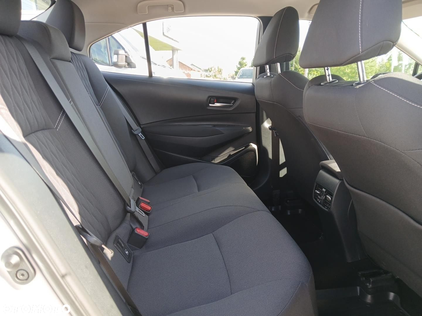 Toyota Corolla - 12