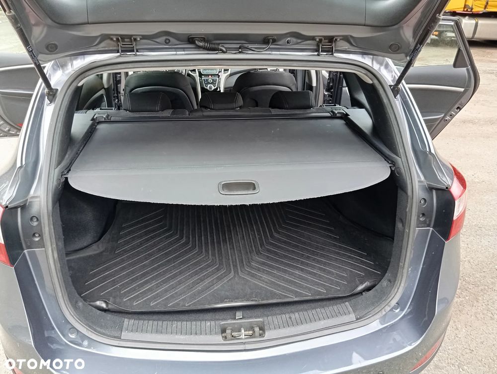 Hyundai i30 1.6 CRDi Classic + - 9