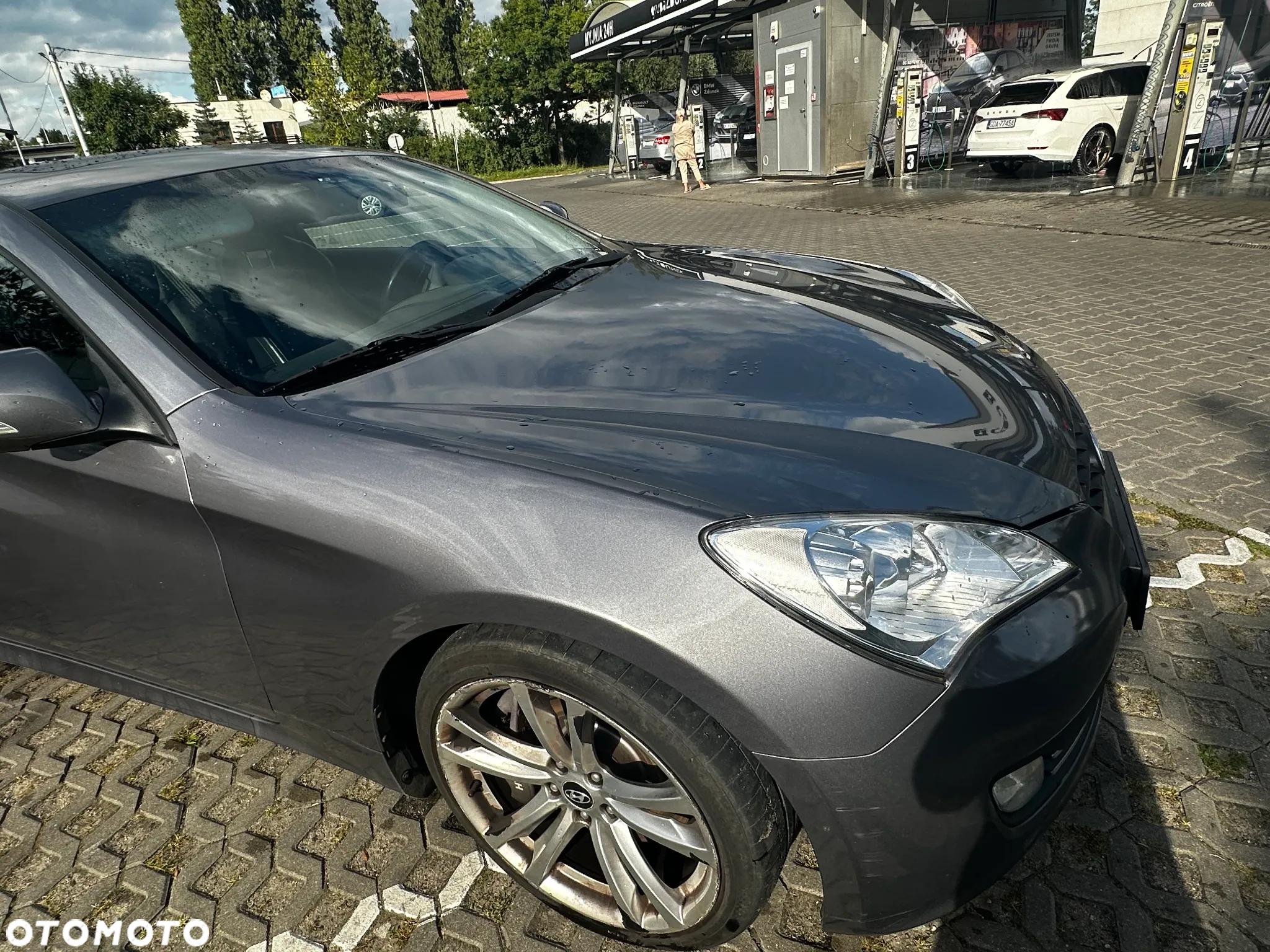 Hyundai Genesis Coupe - 12