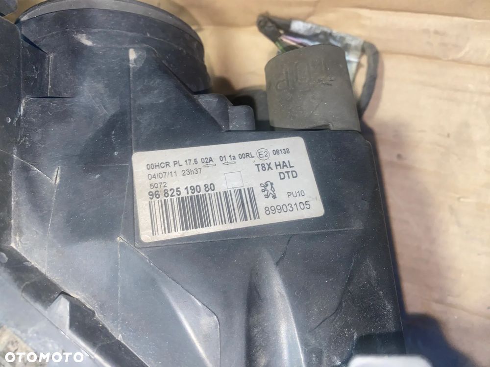 Lampa Peugeot 3008 5008 9682519080 prawa lewa OE - 4
