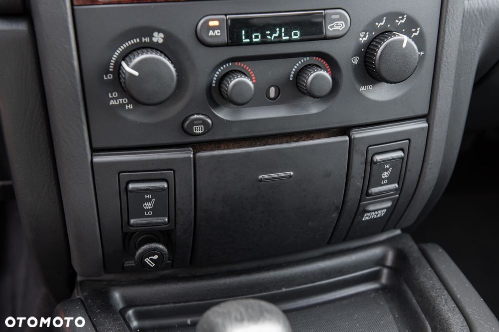 Jeep Grand Cherokee - 22