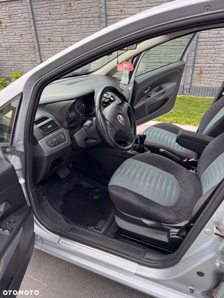 Fiat Grande Punto - 12