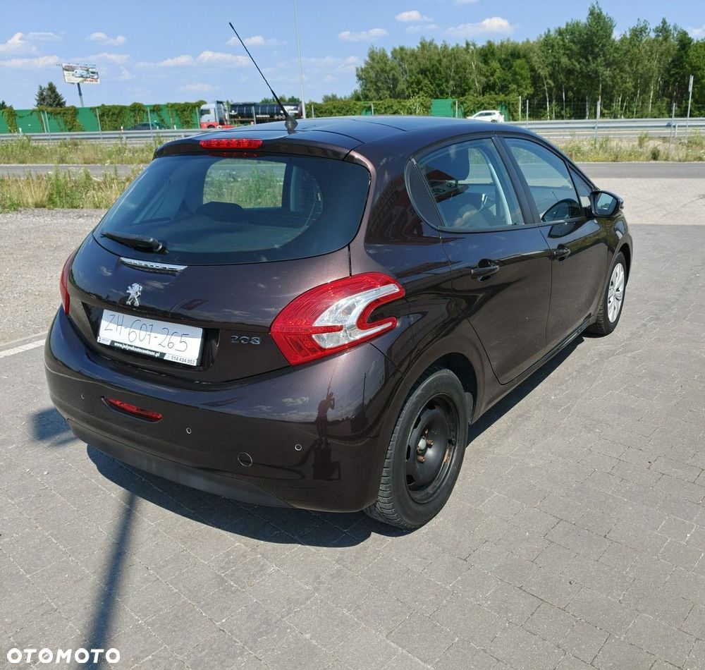 Peugeot 208 - 11