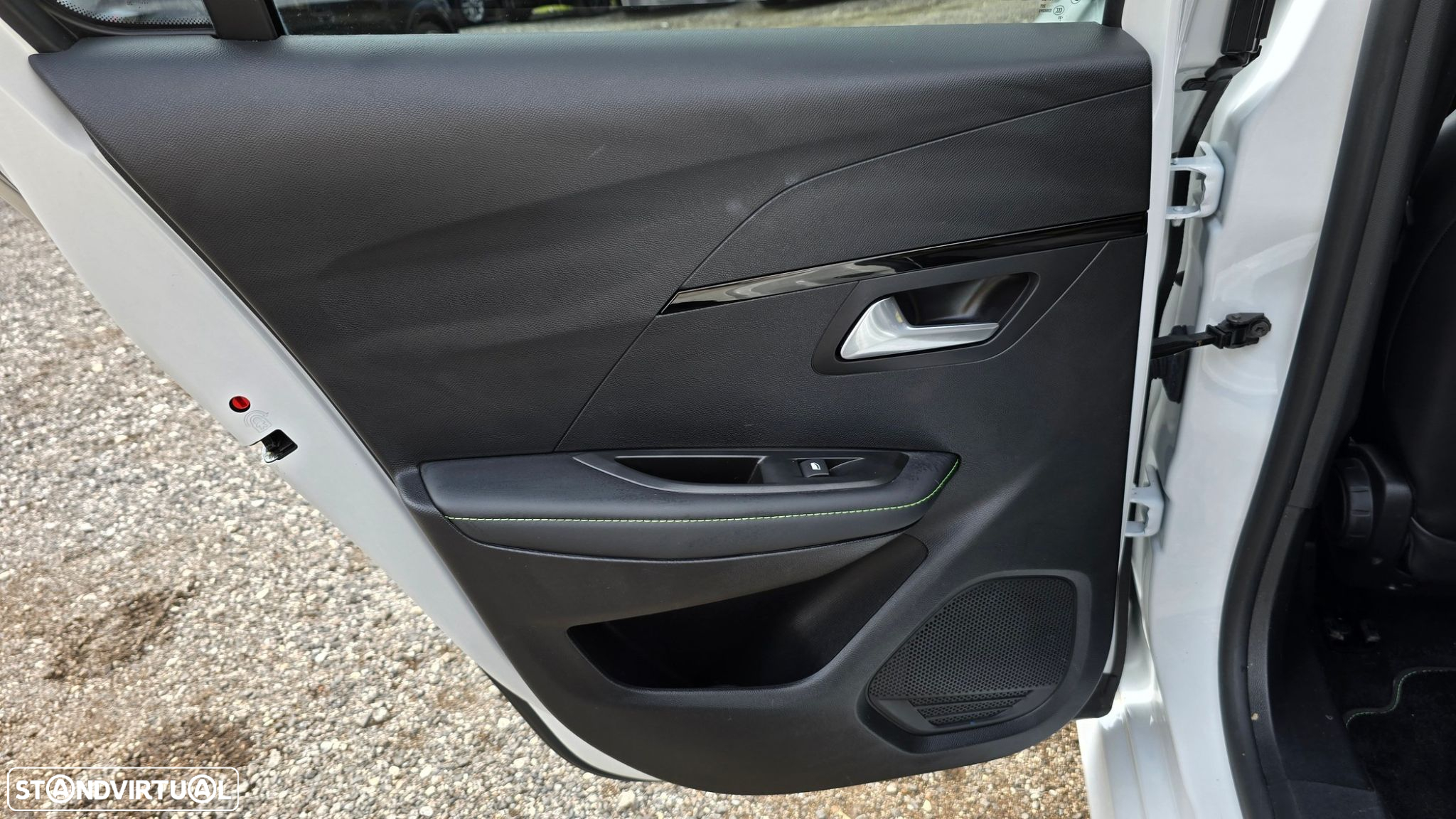 Peugeot e-208 GT - 50