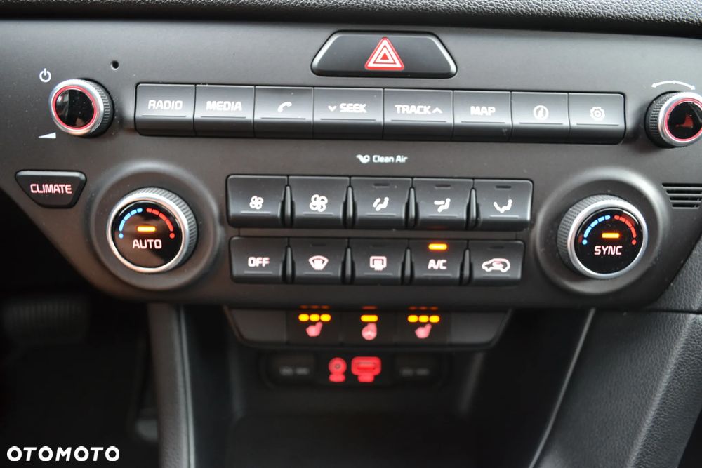 Kia Sportage 1.6 T-GDI AWD Vision - 17