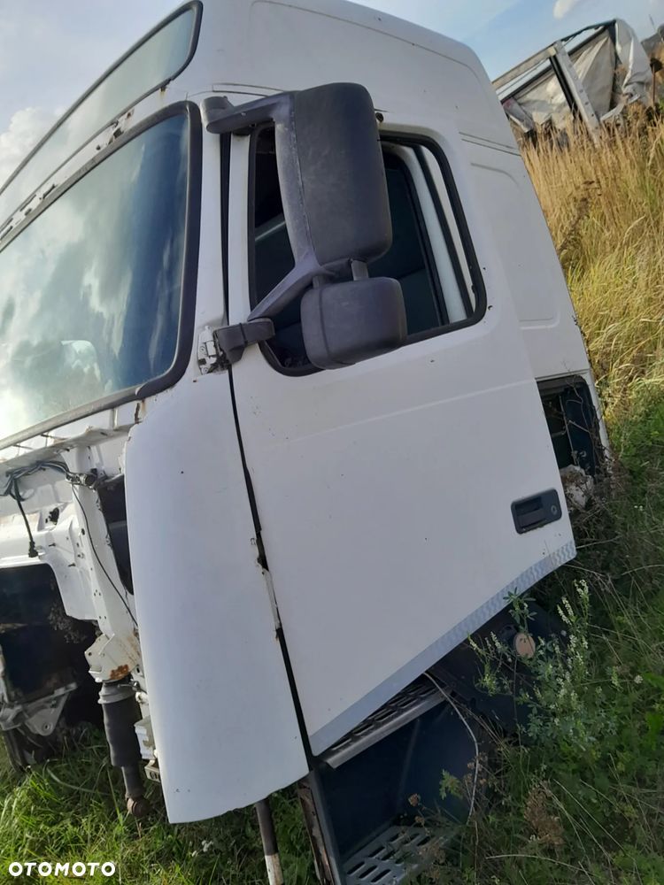 VOLVO FH LUSTERKO LEWE LUB PRAWE