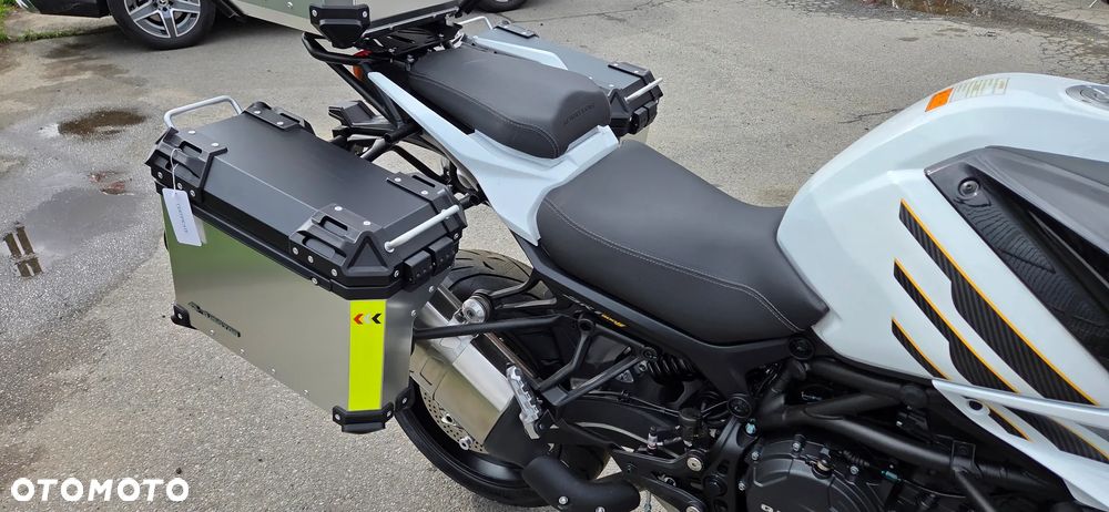 QJMOTOR SRT900S - 23