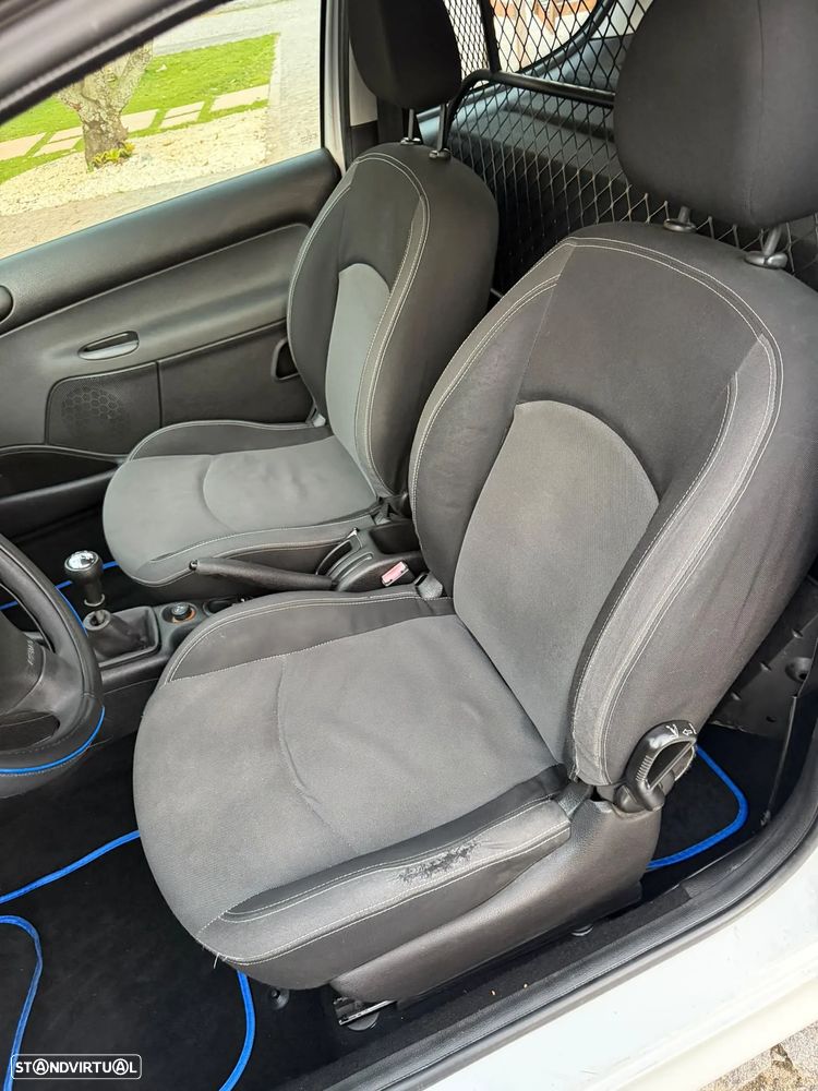 Peugeot 206 - 6