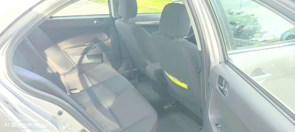 Mitsubishi Lancer 1.5 Inform - 13