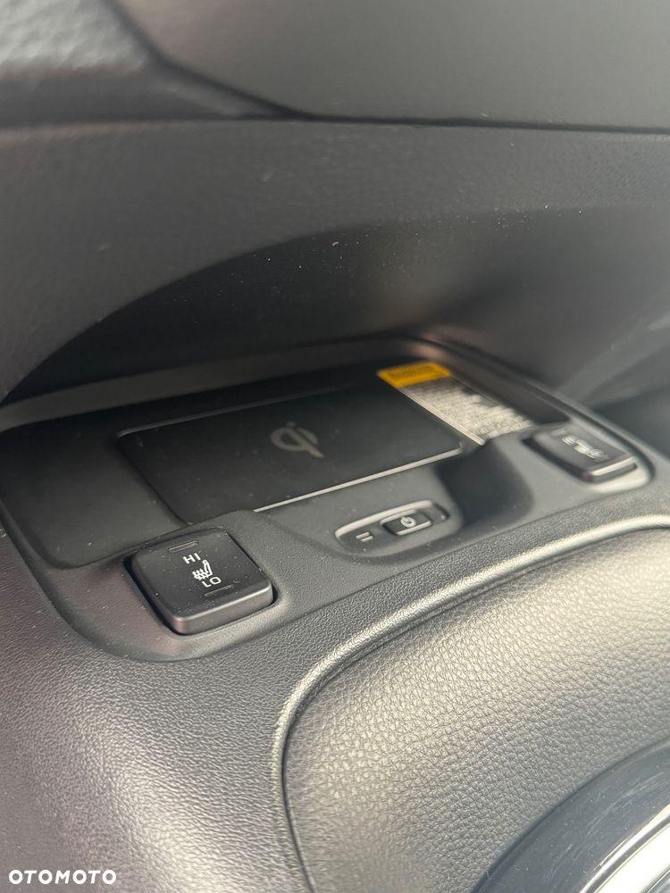 Toyota Corolla 2.0 Hybrid Executive - 22