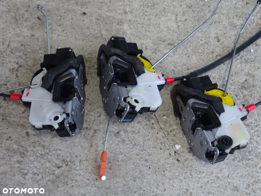 OPEL ZAFIRA C TOURER ZAMEK DRZWI PRAWY PRZÓD PRZEDNI 6pin EU 13579515 , HX , lewy