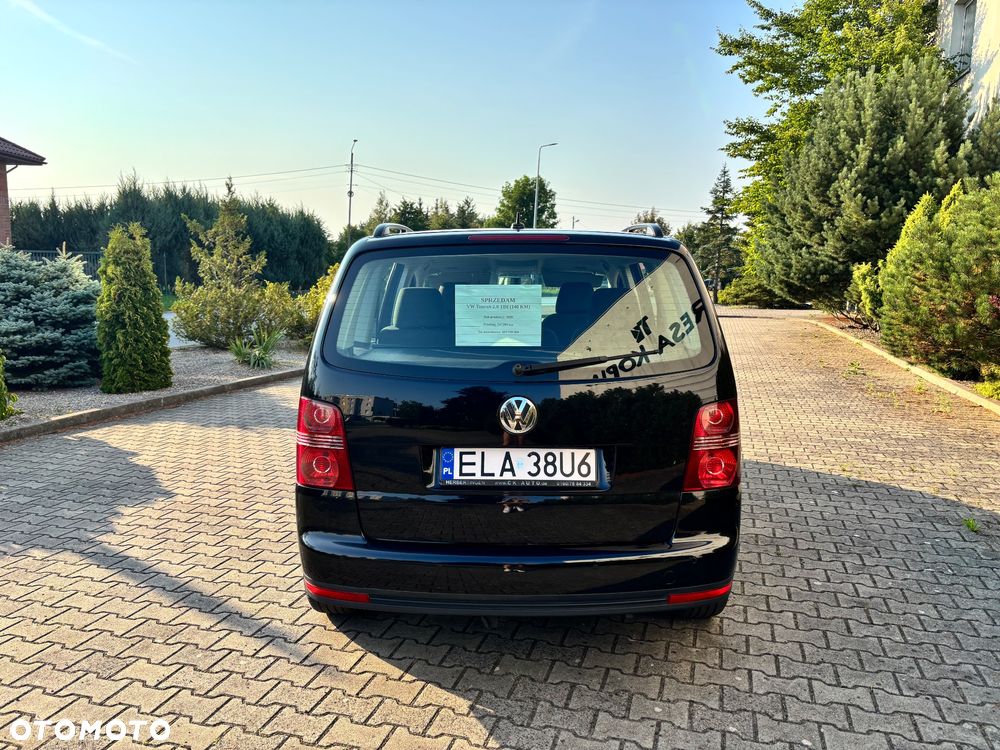 Volkswagen Touran 2009 photo 4