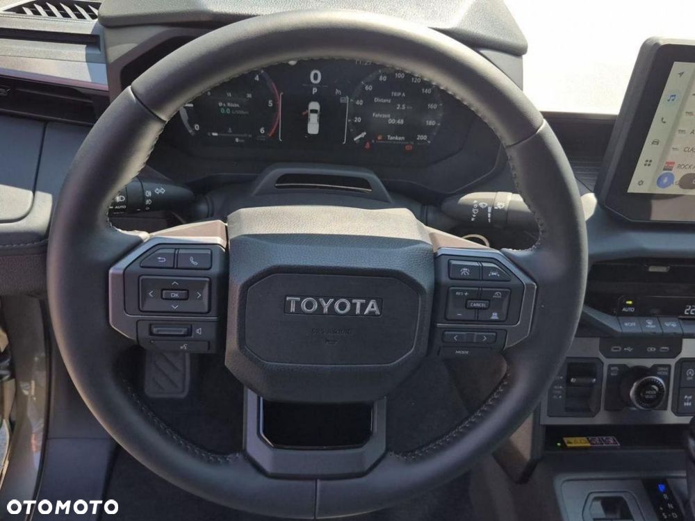 Toyota Hilux - 10