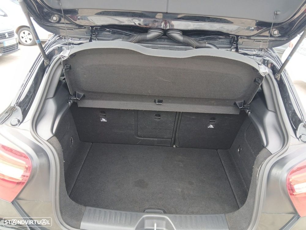 Mercedes-Benz A 200 d AMG Line - 10