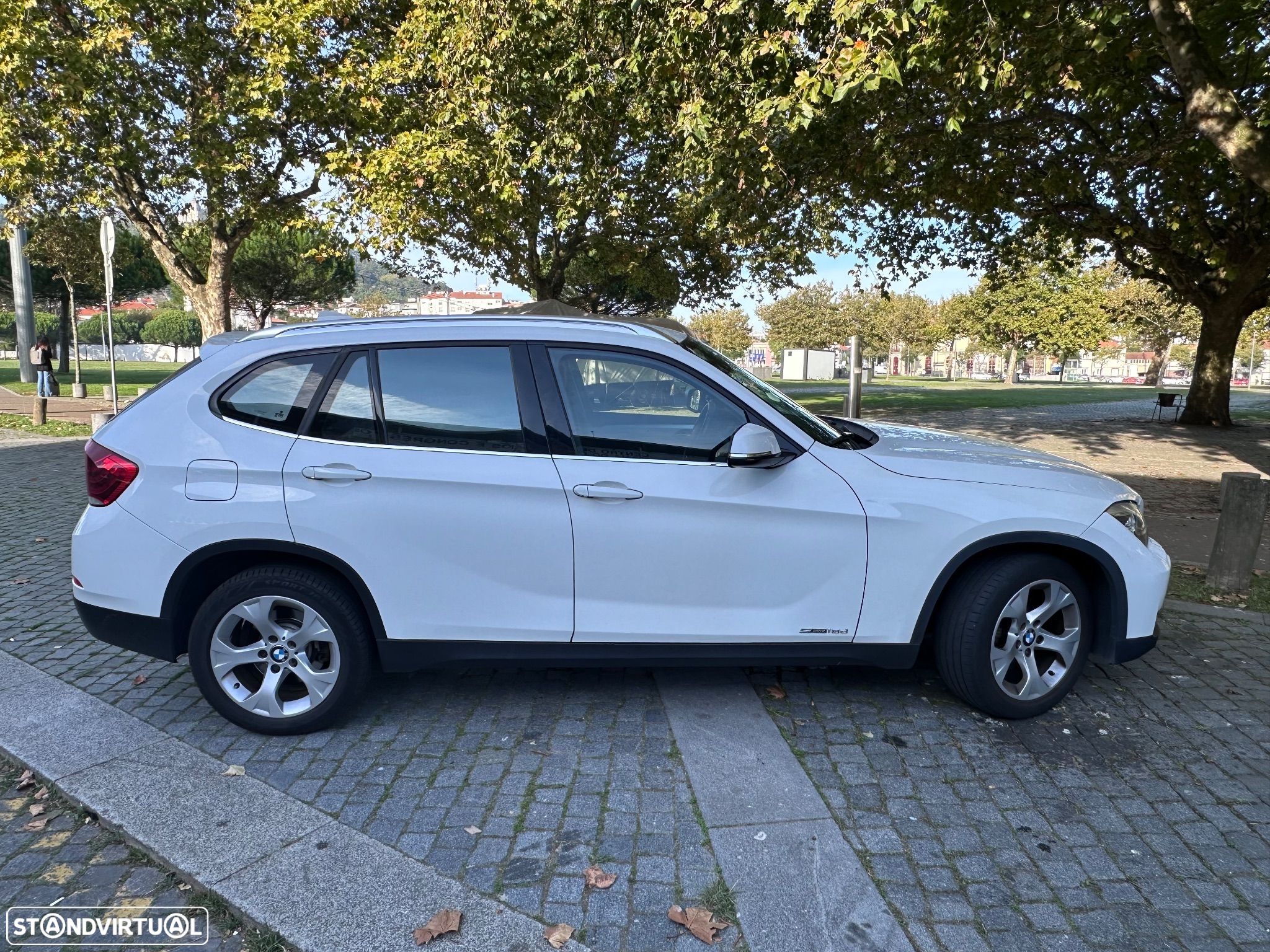BMW X1 18 d sDrive - 1
