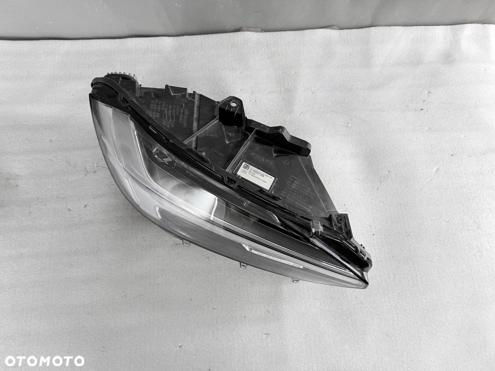 Lampa przednia prawa Volvo S90, V90 31655729 - 3