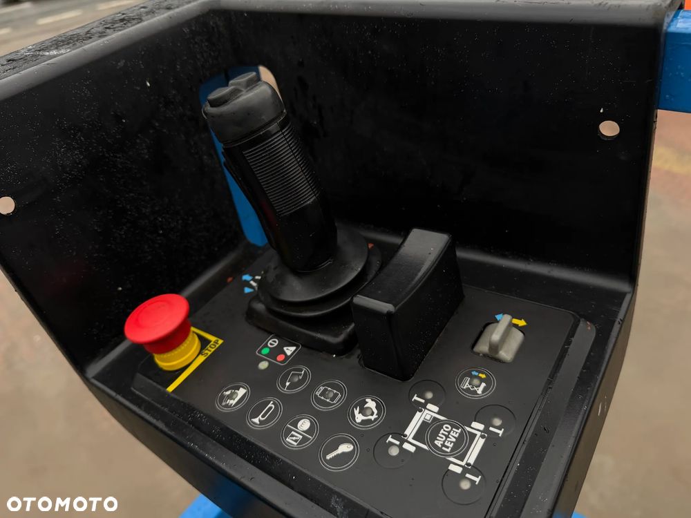 Genie Zwyżka Terenowa GS-4069RT Podnośnik Nożycowy Dźwig 14,5 metra jak Nowa z salonu! 960 mtg. 2013 rok, Pochodzi z Norweskiego urzędu Komuny. Zadbana! 4x4 Silnik Kubota. Zero Luzów i wycieków. Aktualne Serwisy DEKRA BMWT. Wysuwany Balkon. Sterowana z dołu i góry. Okazja Tanio !! Dokumentacja! Bez DPF, adBLUE - 21