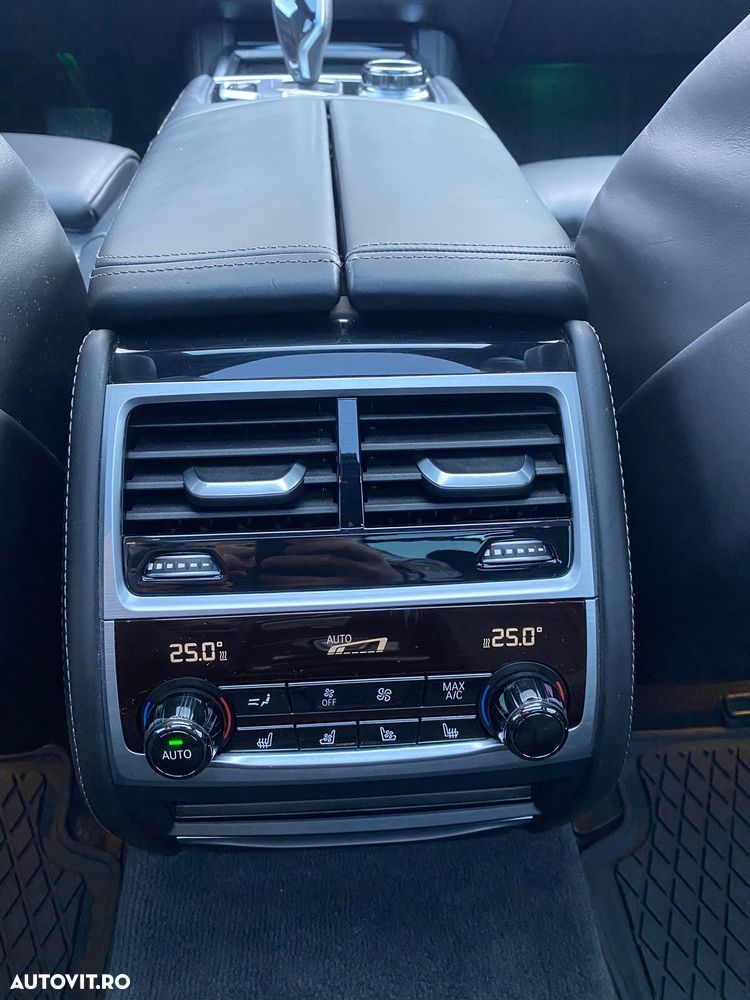 BMW Seria 7 750Li xDrive - 10
