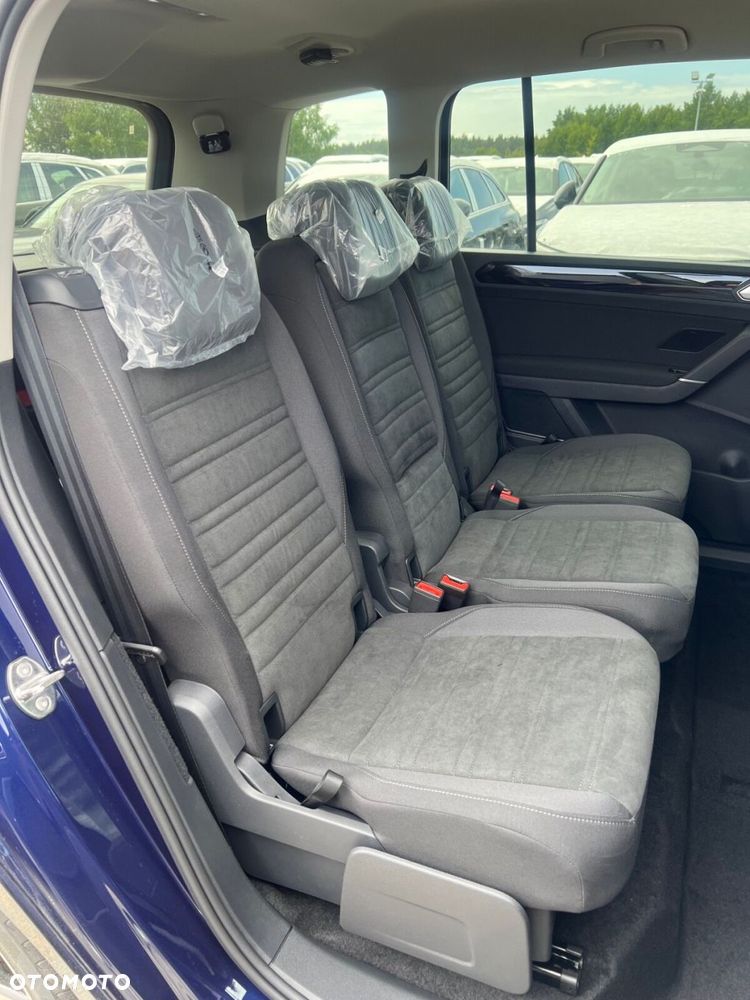 Volkswagen Touran - 6