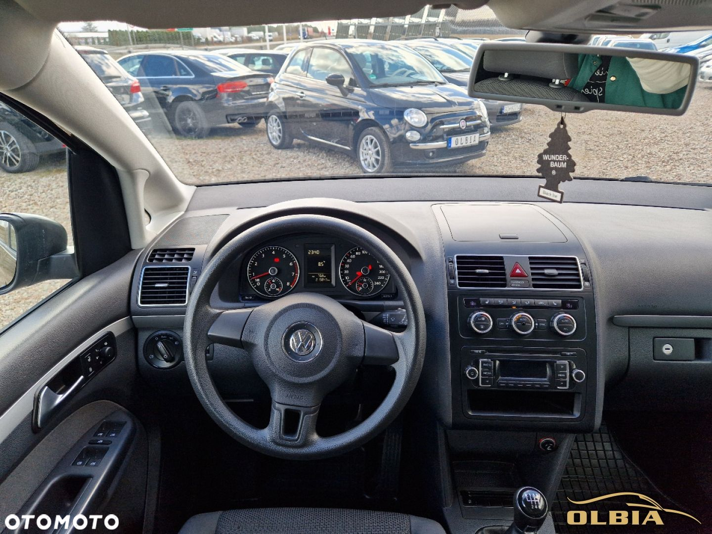 Volkswagen Touran - 33