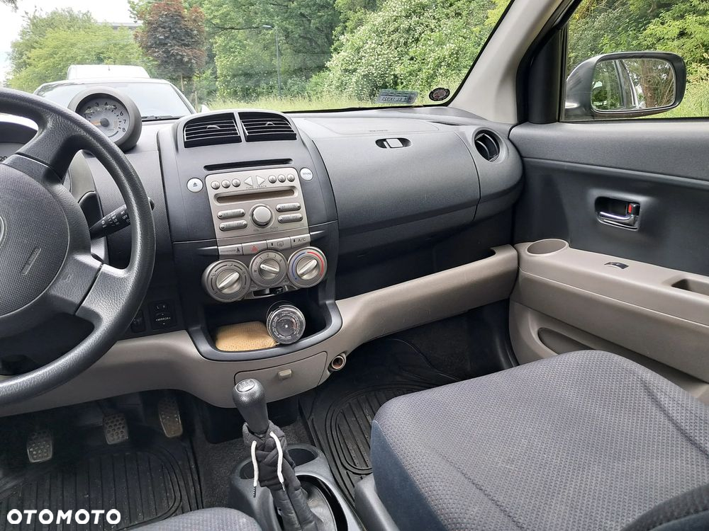Daihatsu Sirion 1.3 - 5