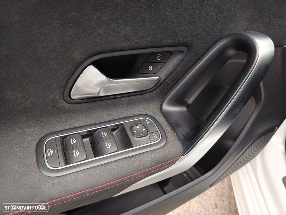 Mercedes-Benz A 200 AMG Line - 41