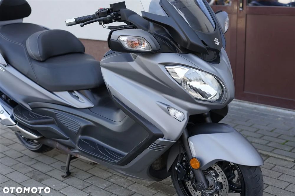 Suzuki Burgman - 10
