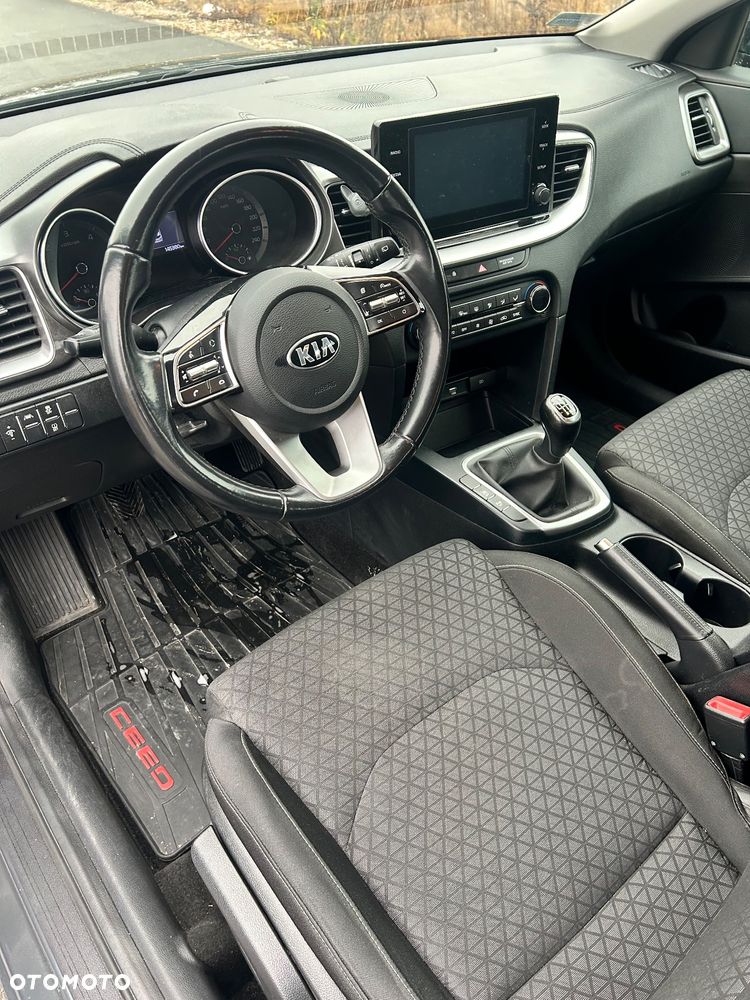 Kia Ceed 1.6 CRDi SCR L - 17