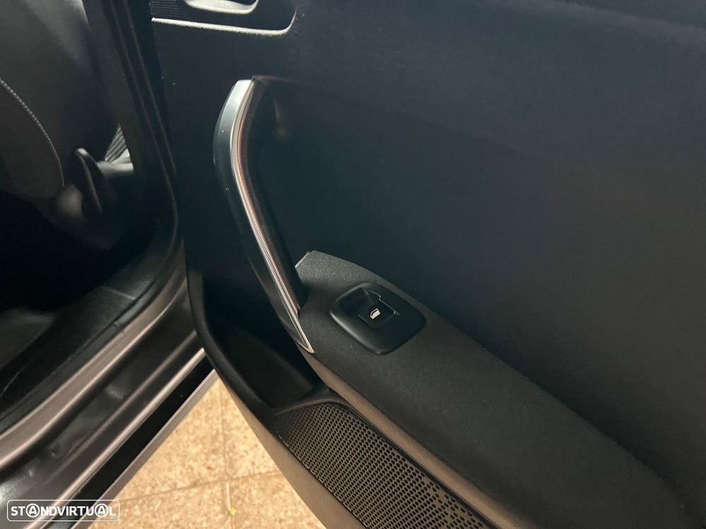 Peugeot 2008 1.2 PureTech Allure - 21